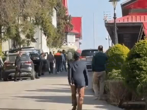 हिमाचल-दिल्ली पुलिस में टकराव पर सियासत गरमाई:  राज्यपाल से मिलने पहुंची ‌BJP; ‘संविधान पर हमला बताया’, कांग्रेस बोली- प्रोटोकॉल तोड़ा गया – Shimla News