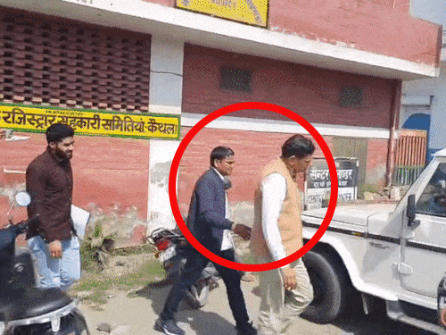 हरियाणा में असिस्टेंट रजिस्ट्रार-इंस्पेक्टर रिश्वत लेते गिरफ्तार:  नौकरी के नाम पर मांगे एक लाख, ₹70 हजार ले चुके थे; कैथल ACB ने ट्रैप बिछाकर पकड़ा – Kaithal News