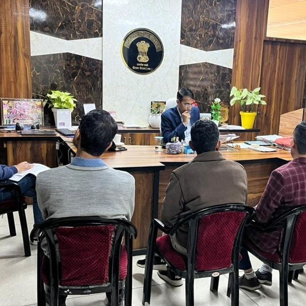 खैरथल-तिजारा जिले में नार्को कोऑर्डिनेशन कमेटी की बैठक:  अतिरिक्त जिला कलेक्टर ने नशीले पदार्थों की तस्करी रोकने पर चर्चा की, युवाओं के बीच जागरूकता अभियान चलाने के निर्देश – Khairthal-Tijara News