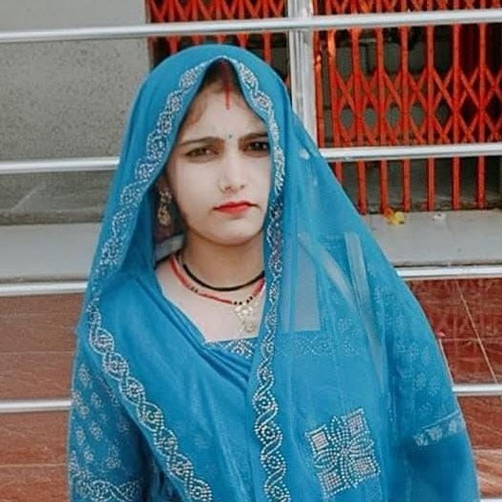 हमीरपुर में हाईवे पर दो बाइकों की भिड़ंत:महिला की मौत, पति के साथ खेत से घर जा रही थी