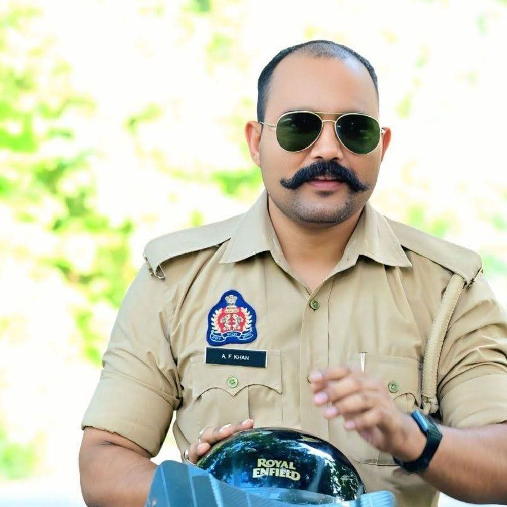 सुल्तानपुर में यौन शोषण के आरोप में कांस्टेबल गिरफ्तार:दो बच्चों की मां ने दर्ज कराया केस; अफसर मामले में बोलने से बचते रहे