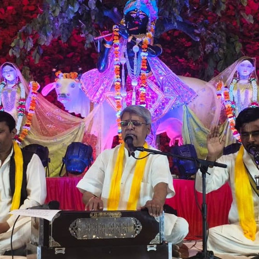 मुरादाबाद में 19वां फाल्गुन महोत्सव:सिंगर गोविंद भार्गव ने लाडली अद्भुत खजाना तेरे बरसाने में सुनाए भजन