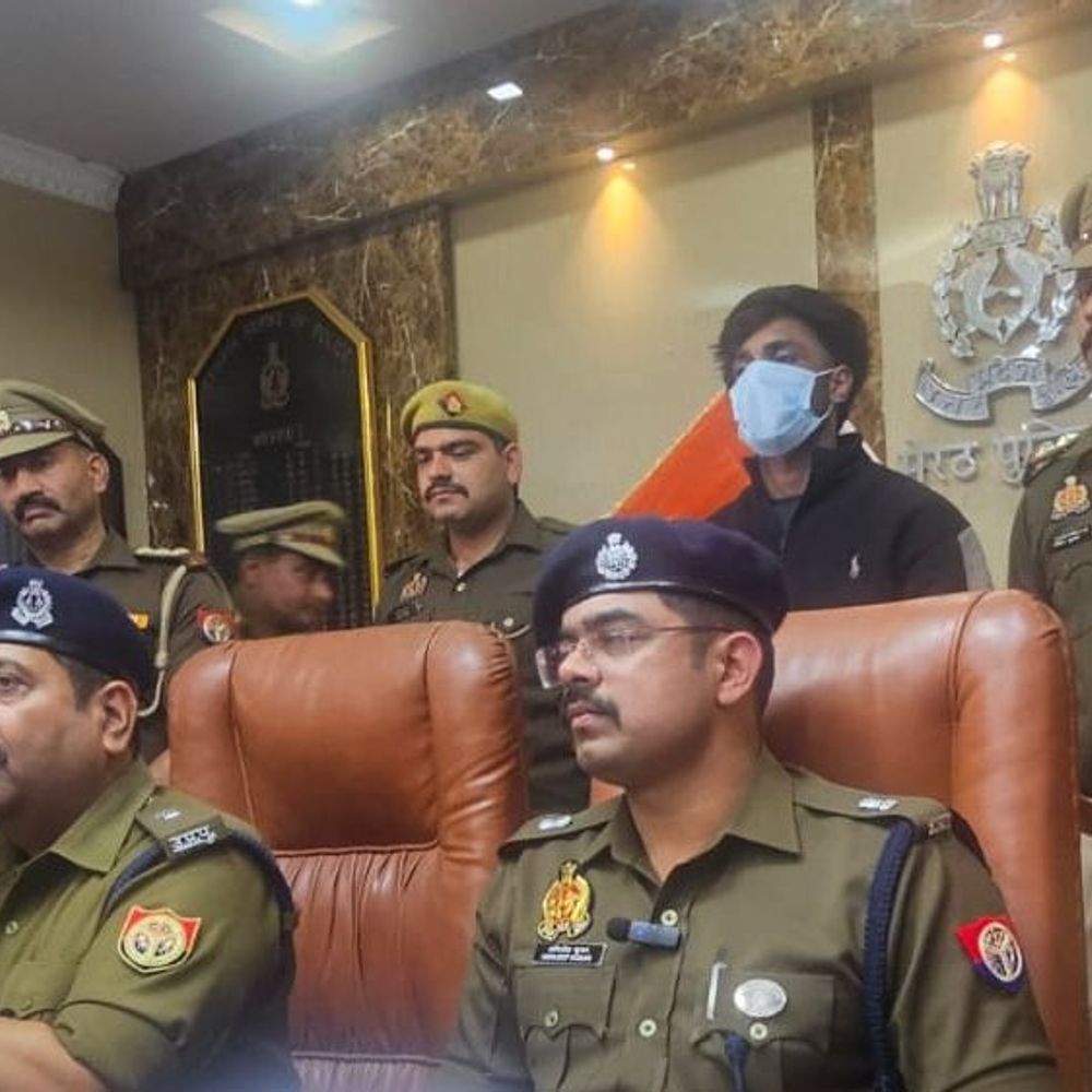 मेरठ में बीसीए छात्र गिरफ्तार:इंस्टाग्राम-यूट्यूब अकाउंट बेचने के नाम पर ठगी