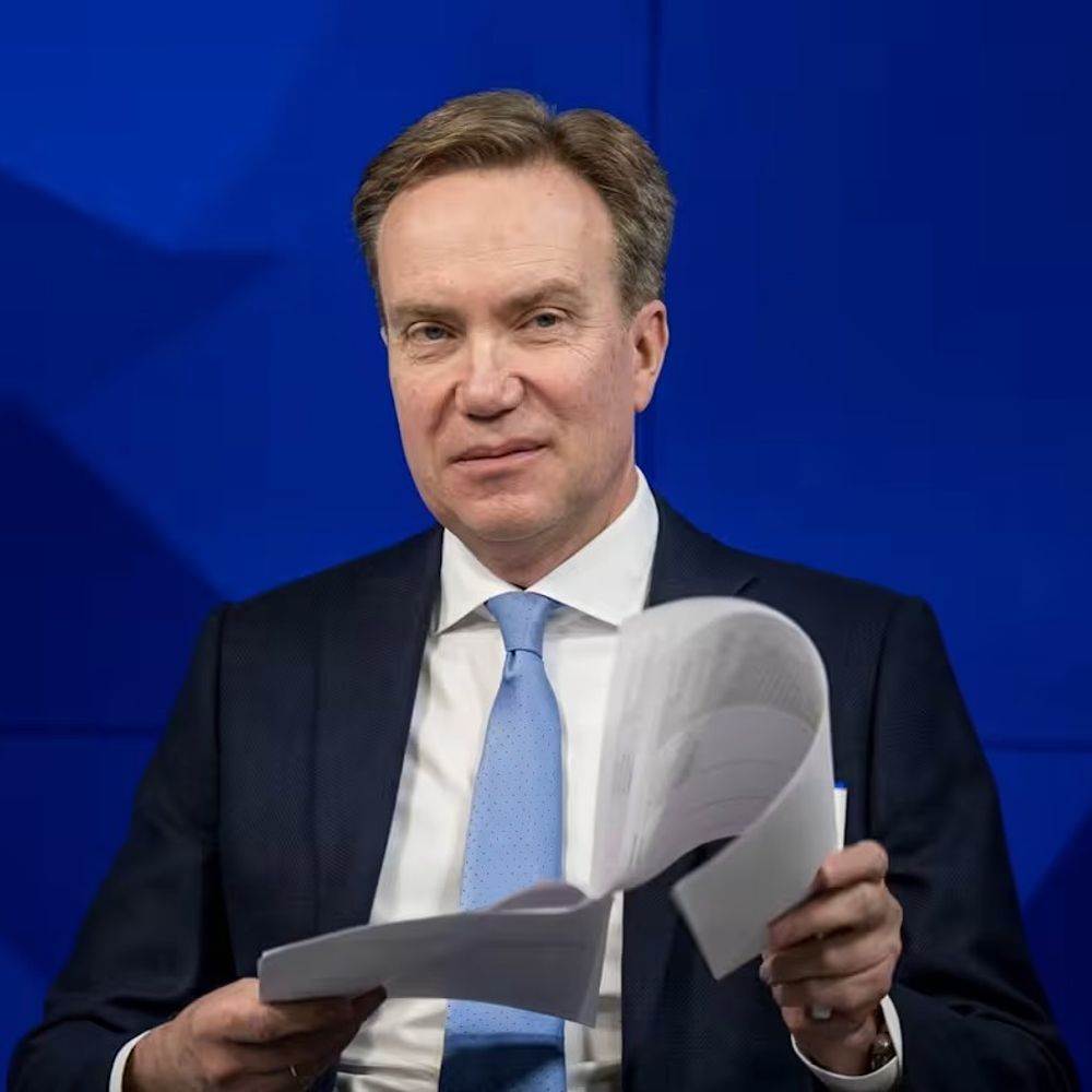 वर्ल्ड इकोनॉमिक फोरम के प्रेसिडेंट बोर्गे ब्रेंडे का इस्तीफा:यौन अपराधी एपस्टीन के साथ नाम जुड़ने के बाद छोड़ा पद, एलोइस ज़्विंगी नए CEO