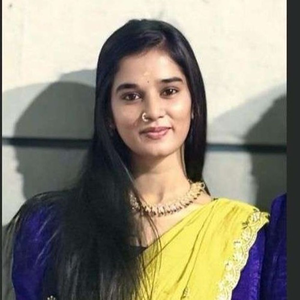 मौत से पहले मां को ‘आई लव यू’ मैसेज भेजा:हैदराबाद में फ्लैट से मिला यूट्यूबर का शव; डायरी में लिखा- आगे बढ़ने से डरती हूं