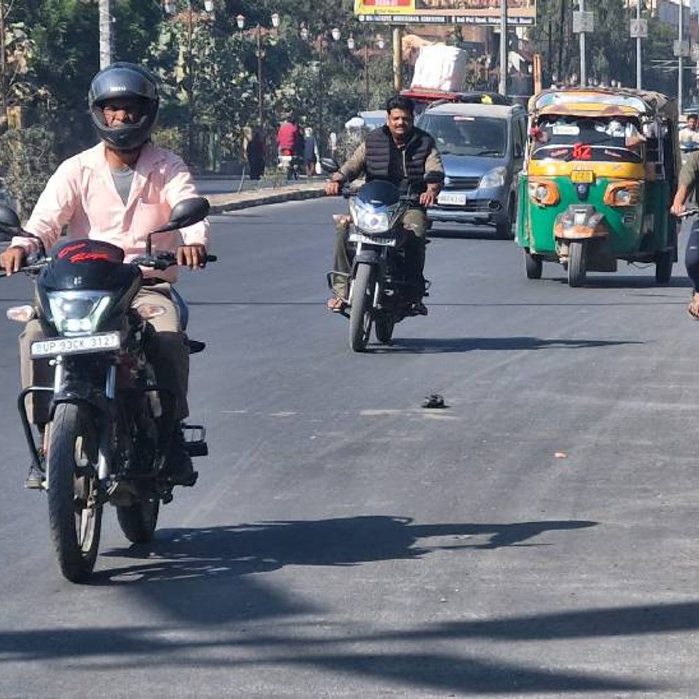 झांसी का तापमान 31.1 डिग्री सेल्सियस पहुंचा:प्रदेश का चौथा सबसे गर्म शहर रहा, अब दिन में धूप करने लगी है परेशान