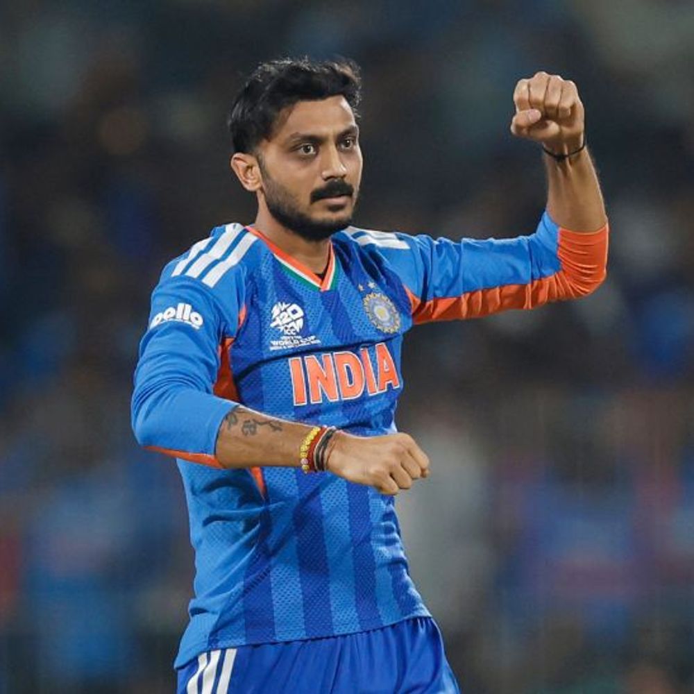 टी-20 वर्ल्डकप; 14 ओवर में जिम्बाब्वे का स्कोर 105/2:बुमराह की बॉल पर सिक्स से बेनेट की फिफ्टी; भारत ने 257 रन का टारगेट दिया