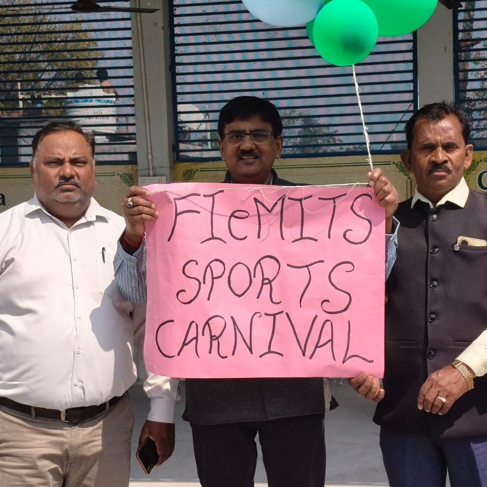 किताबों से मैदान तक FIeMITS में खेलों का शुभारंभ:आईटी और मीडिया की पढ़ाई के साथ मैदान में भी होगा हुनर का प्रदर्शन होगा