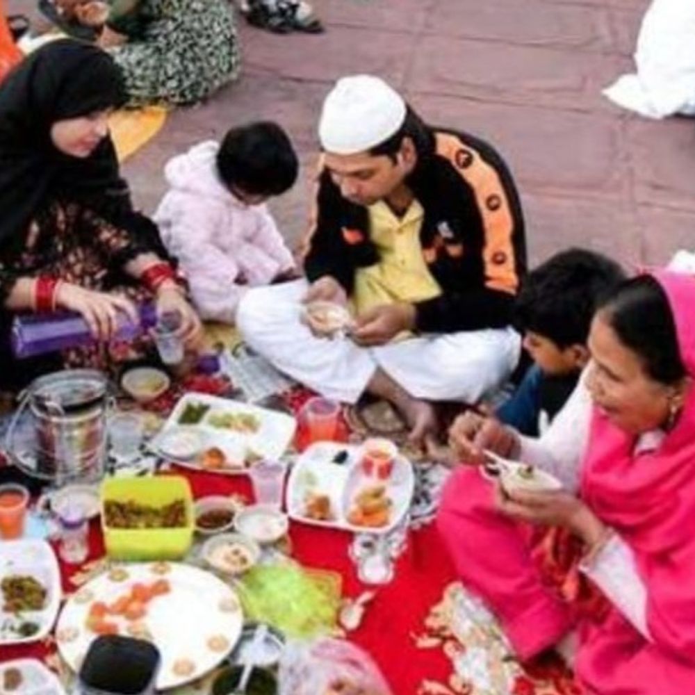 रोज रखकर फील्ड वर्क भी संभाल रहीं कई लोग:कहा– अल्लाह की रजा के लिए रखते हैं रोजा, वहीं देता है सब्र