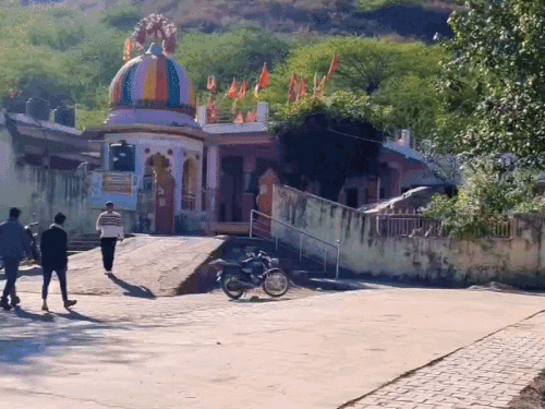 पुराना भूरासिध्द मंदिर में चोरी:  माता सीता के सोने-चांदी के जेवर ले गए चोर,हनुमान जी का चांदी का तिलक भी गायब – Alwar News