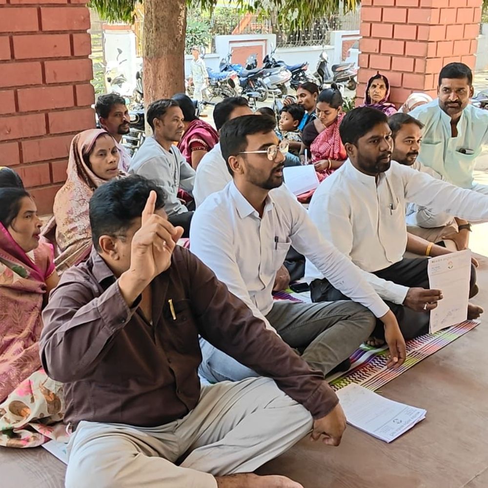 बेलिंग मशीन खरीद पर कांग्रेस ने लगाया भ्रष्टाचार का आरोप:धमतरी नगर निगम में पार्षदों का प्रदर्शन, PWD सभापति बोले- भुगतान शर्तों पर