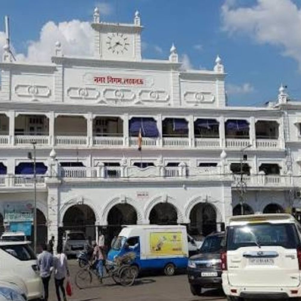 लखनऊ में हाउस टैक्स वसूली पर बवाल:  कॉलेज में नगर निगम टीम से अभद्रता, पुलिस ने पहुंचकर मामला किया हल – Lucknow News