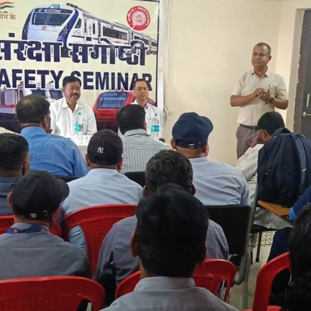 गर्मी से पहले हादसों से बचने रेलवे कर्मचारियों की ट्रेनिंग:  आपातकाल से निपटने का तरीका बताया, कहा- पैनिक नहीं होना मतलब आधी समस्या सॉल्व – Raipur News