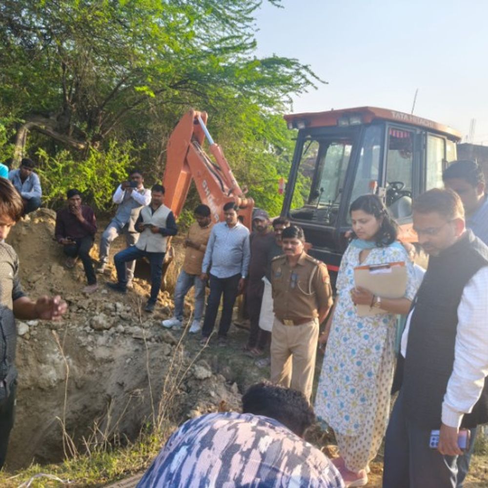 FSDA की टीम ने पकड़ा संदिग्ध पिकप:बीते सात दिनों में 88 सैंपल लिए; ₹1.5 करोड़ का माल जब्त, ₹60 लाख का नष्ट