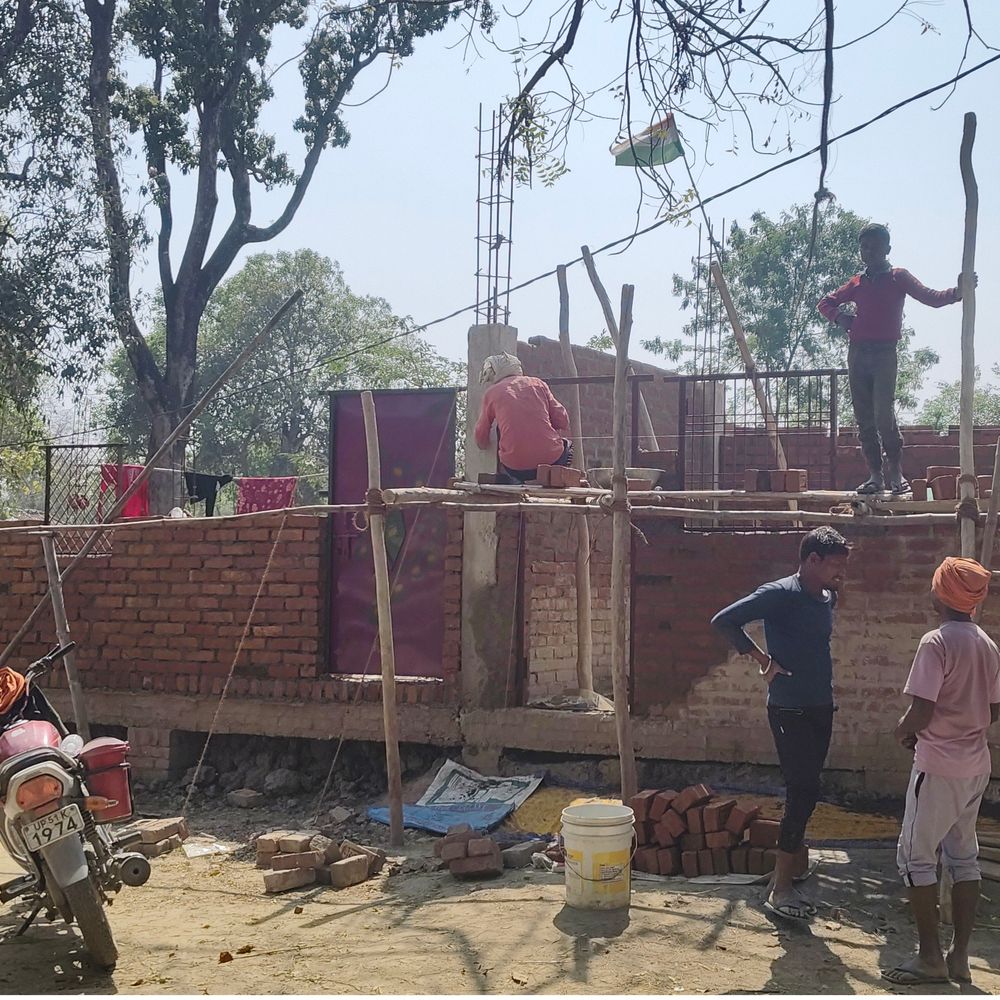 बैसड़ा का बनवासी टोला बनेगी मॉडल कॉलोनी:अमेठी में अग्निकांड पीड़ितों को मिलेंगे पक्के आवास, DM कर रहे मॉनिटरिंग