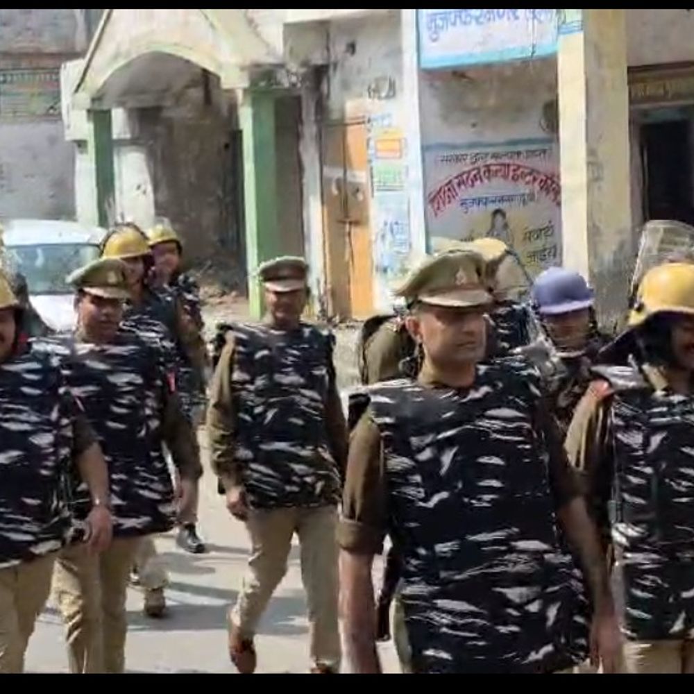 मुजफ्फरनगर में होली-रमजान पर पुलिस हाई अलर्ट पर:संवेदनशील इलाकों में भारी फोर्स के साथ फ्लैग मार्च किया