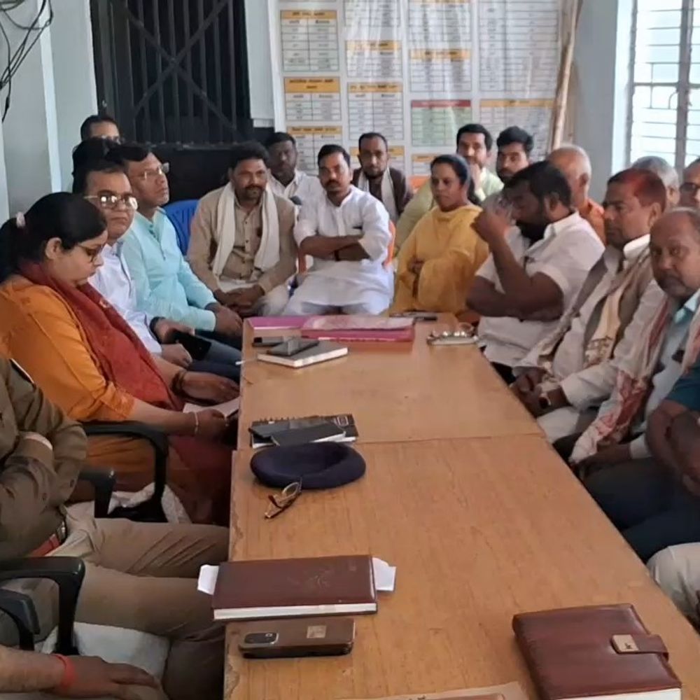 कैमूर में होली-रमजान शांति समिति की हुई बैठक:  SP हरिमोहन शुक्ला ने भाईचारे की अपील की, असामाजिक तत्वों पर सख्ती के दिए निर्देश – Kaimur News