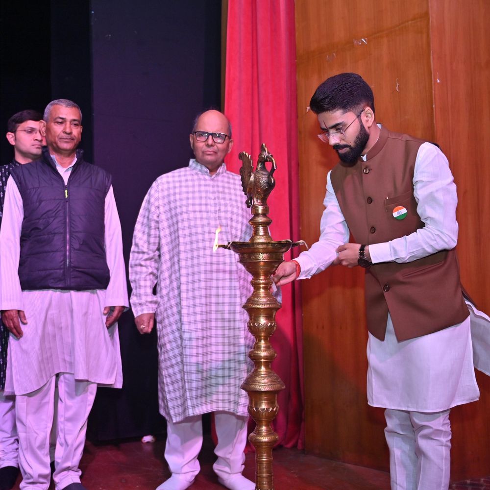 लखनऊ में योगकुलम का 'योगशक्ति समारोह':भातखंडे विश्वविद्यालय में भारतीय संस्कृति और योग दर्शन का संगम दिखा