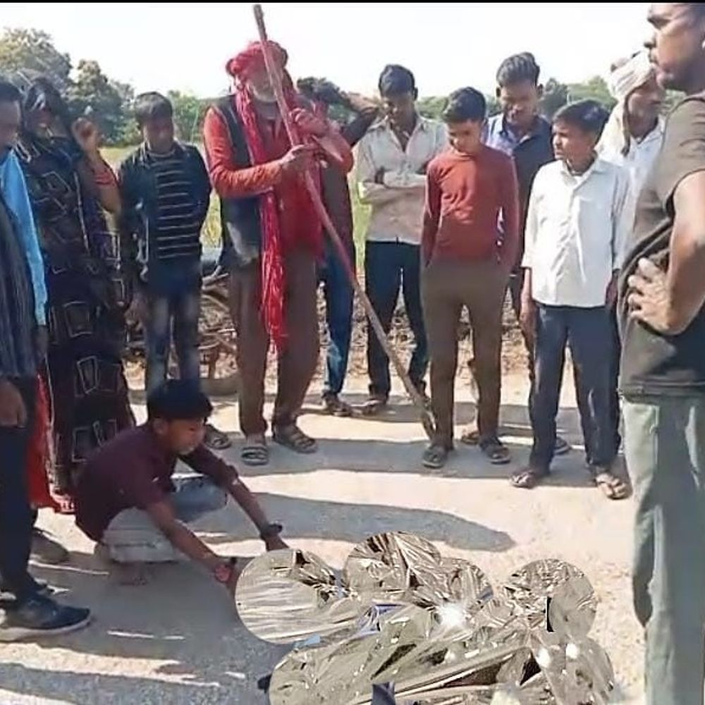 हमीरपुर में ट्रक ने दो युवकों को रौंदा,एक की मौत:दूसरा युवक गंभीर घायल, गाड़ी लेकर ड्राइवर फरार