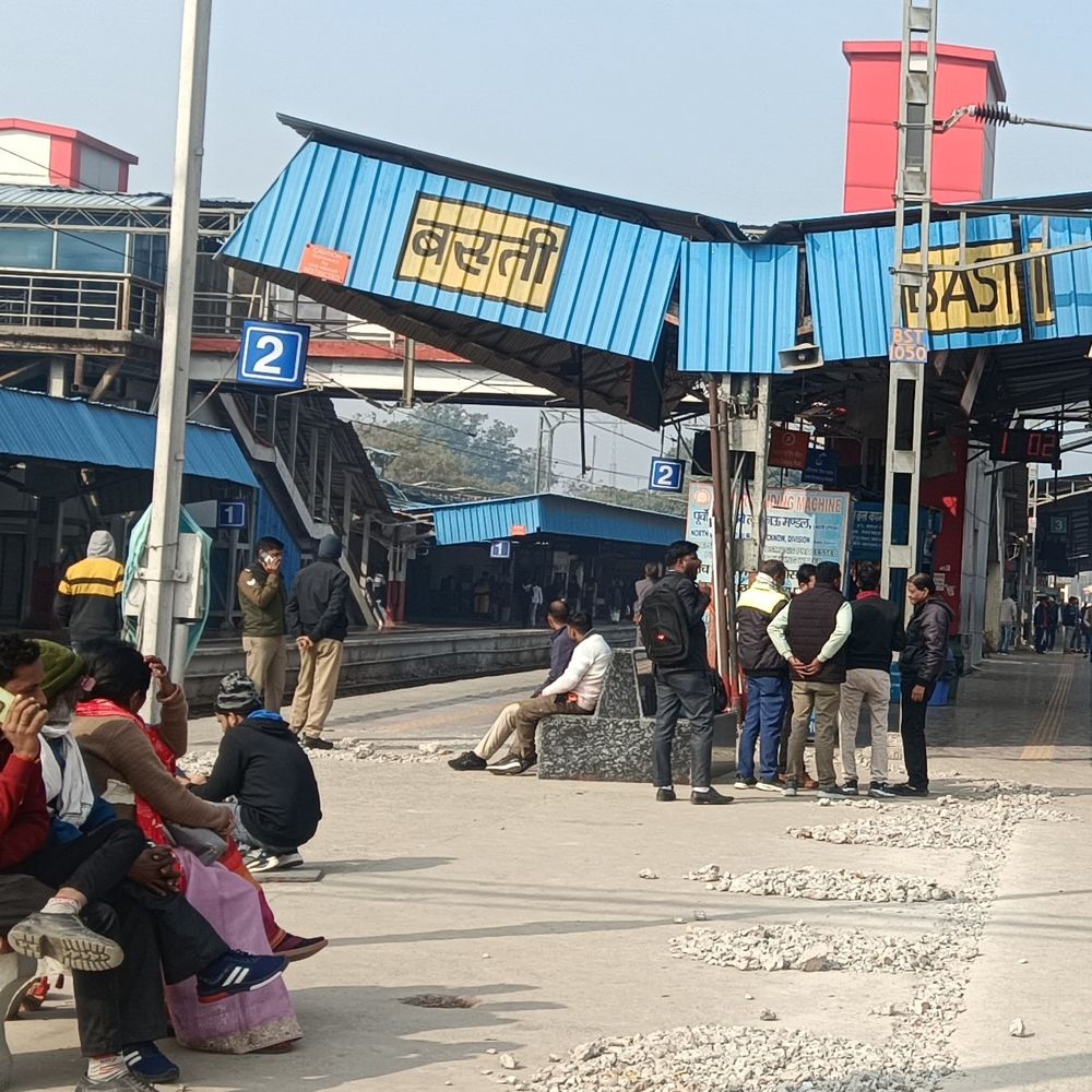 होली स्पेशल ट्रेन 1 से 11 मार्च तक चलेगी:प्रयागराज-अयोध्या कैंट के बीच होगा संचालन, बस्ती के यात्रियों को मिलेगी राहत