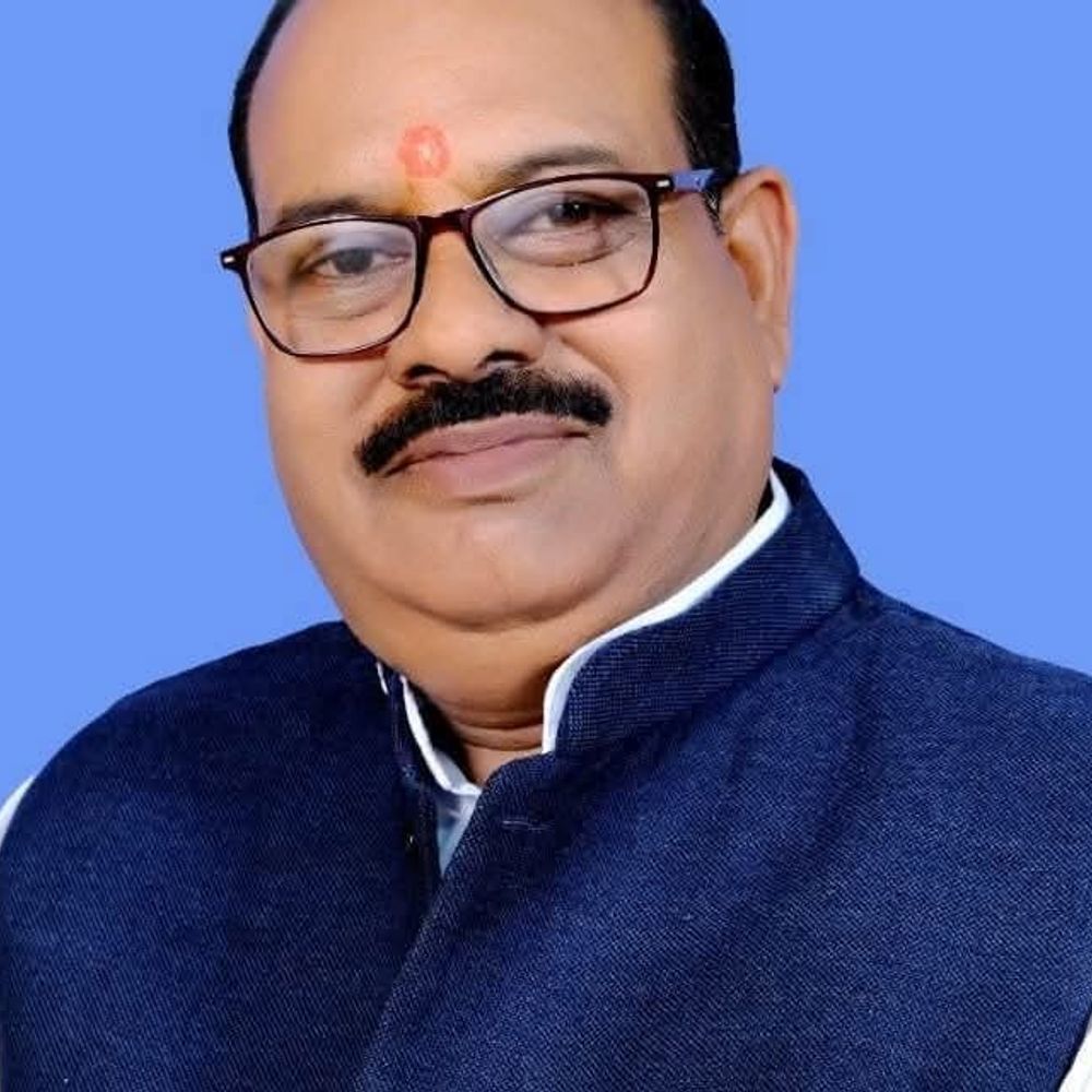 लखीमपुर खीरी में अरविंद गुप्ता बने भाजपा जिलाध्यक्ष:नियुक्ति के बाद मां संकटा देवी मंदिर में टेका माथा, 30 वर्षों से पार्टी से जुड़े