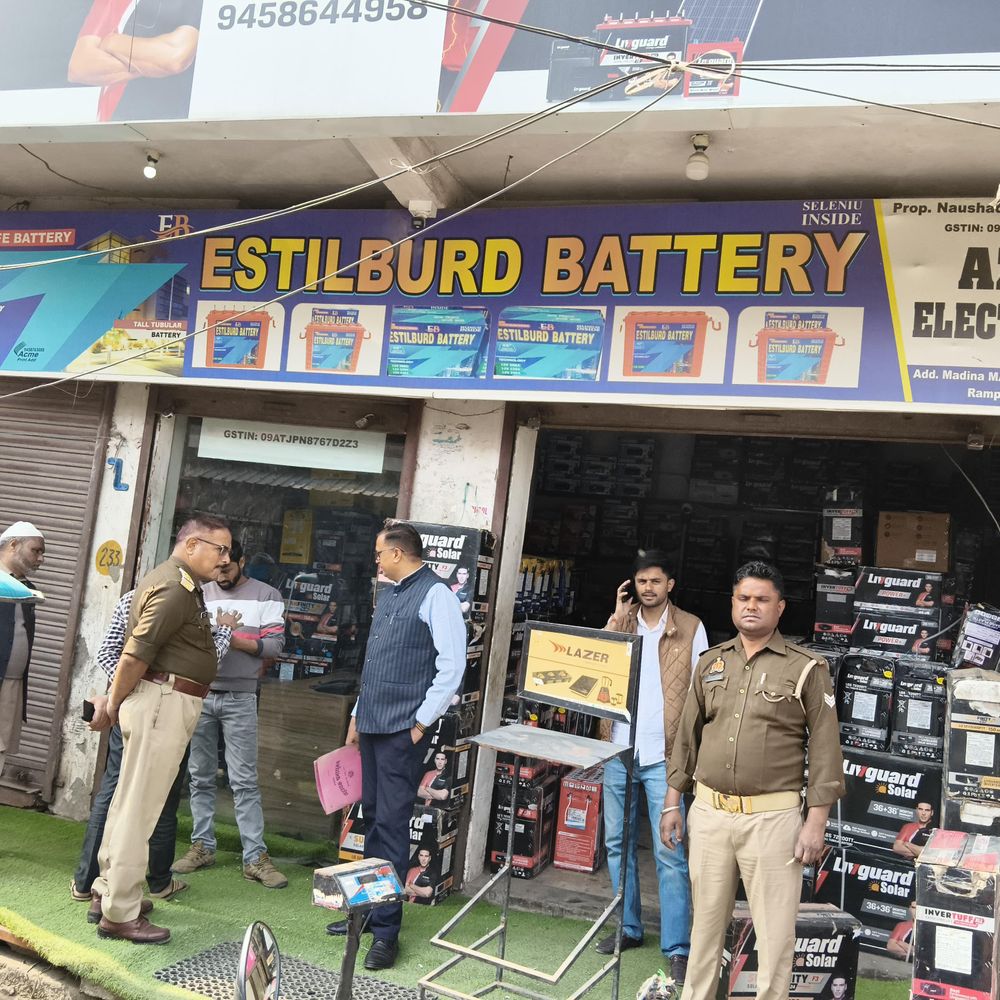 रामपुर में बाल श्रम के खिलाफ अभियान तेज:पांच किशोर श्रमिक मिले, प्रतिष्ठानों को नोटिस; जिलाधिकारी ने दिए सख्त निर्देश