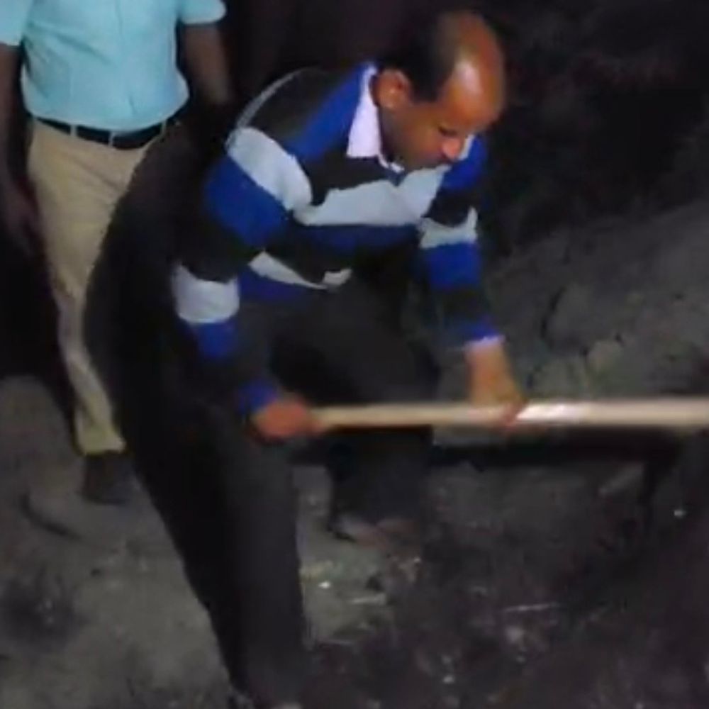 खाद्य विभाग का छापा, 50 किलो खोया नष्ट:56 किलो कचरी जब्त, कई दुकानदार दुकान बंद करके भागे