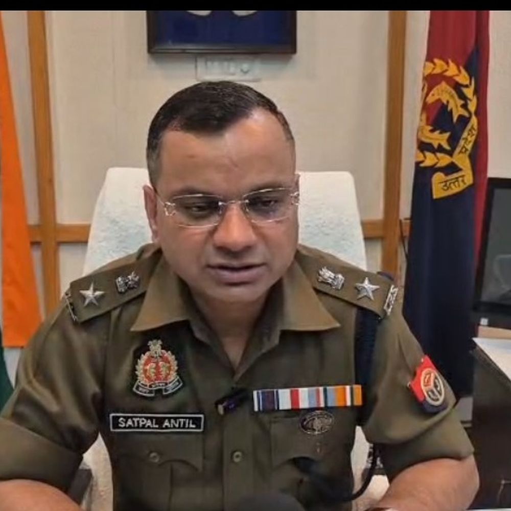 मुरादाबाद में होलिका दहन, होली पर अलर्ट:हुड़दंग करने, जबरन रंग डालने, नशे में वाहन चलाने वालों पर सख्ती