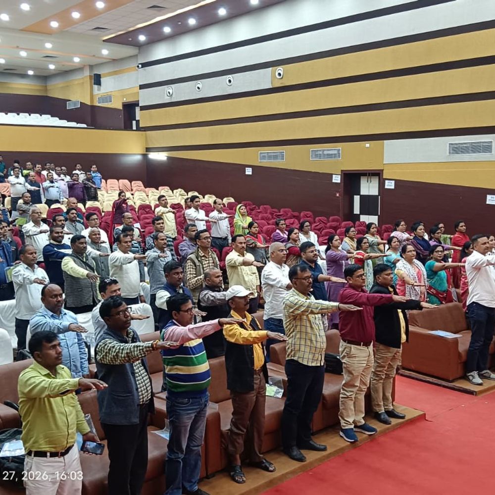 पूर्वांचल विश्वविद्यालय में मतदाता साक्षरता क्लब की समीक्षा:कुलपति प्रो. वंदना सिंह ने शत-प्रतिशत मतदान का आह्वान किया