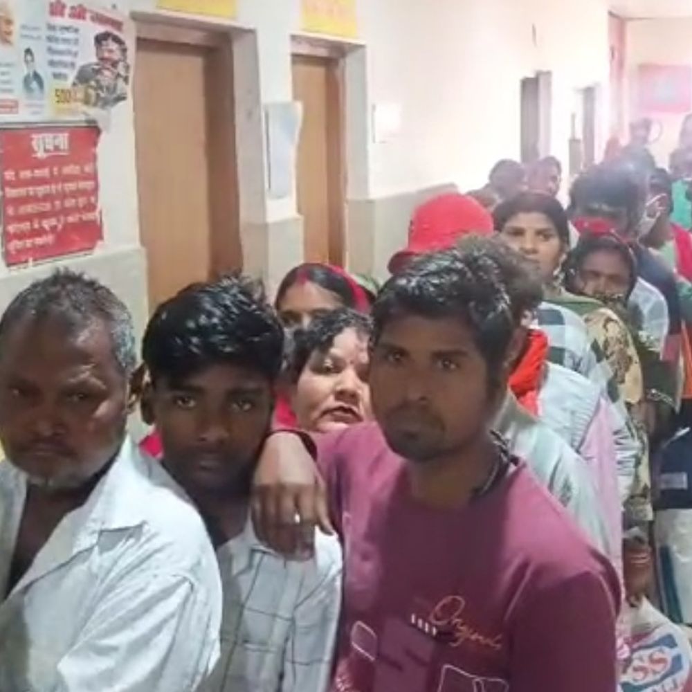 मेडिकल कॉलेज में एक्स-रे वसूली का आरोप:मरीजों ने किया हंगामा, प्राचार्य ने जांच रिपोर्ट तलब की