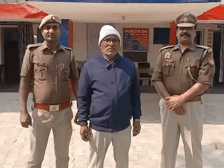 शिक्षक सुसाइड मामले में हेडमास्टर अरेस्ट:  बिचौलिया बनकर दिलाई थी रकम, गोरखपुर पुलिस ने बढ़ाई भ्रष्टाचार की धारा – Gorakhpur News