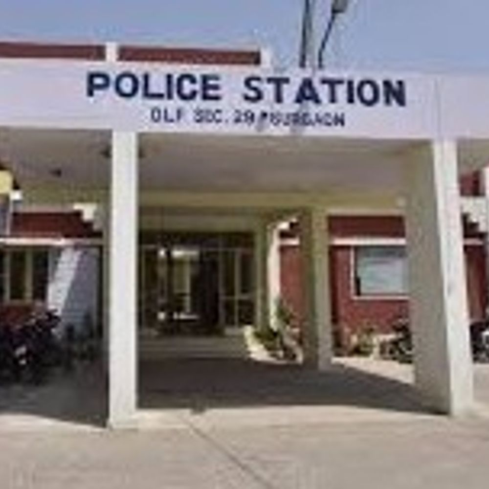 गुरुग्राम में मोबाइल स्नेचिंग का आरोपी पुलिस कस्टडी से फरार:  पुलिसकर्मी को धक्का दिया, कोर्ट में पेश करने के बाद थाने लाया गया – gurugram News