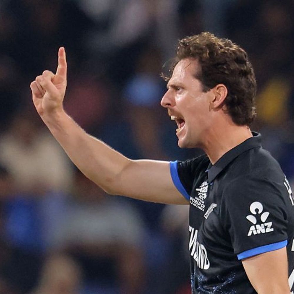 टी-20 वर्ल्डकप- इंग्लैंड के टॉप-4 बैटर्स पवेलियन लौटे:ब्रूक के बाद बेथेल आउट, फिलिप्स का डाइविंग कैच; न्यूजीलैंड ने 160 रन का टारगेट दिया