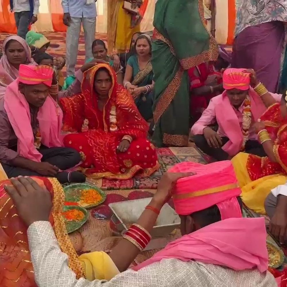 आजमगढ़ में 146 जोड़ों का हुआ सामूहिक विवाह:जिले के बिलरियागंज में 156 जोड़ों ने कराया था पंजीकरण, पांच विकासखंड के लोग हुए शामिल