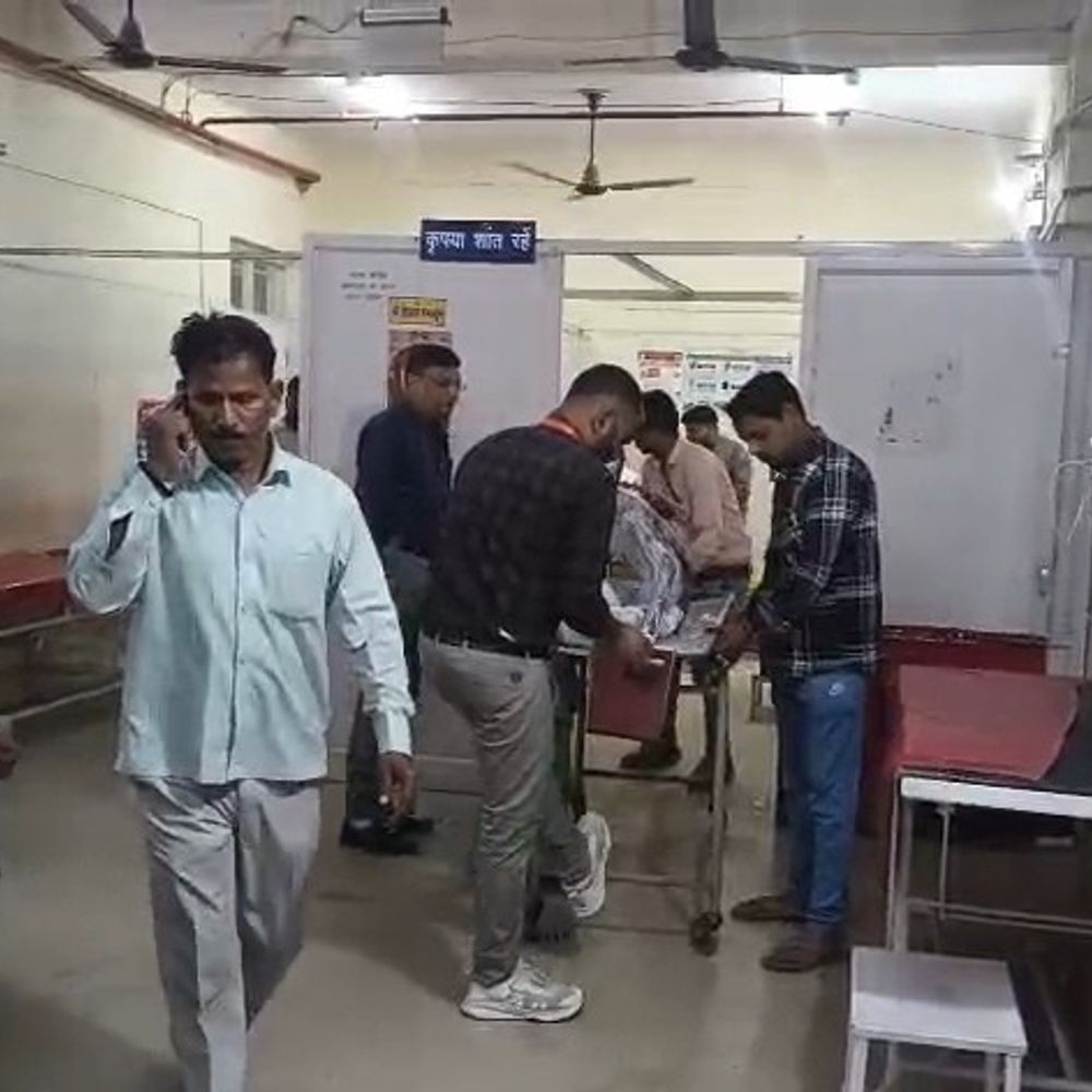 उन्नाव में हाईटेंशन लाइन से झुलसे दो बच्चे:80-90 प्रतिशत जले, हालत गंभीर; कानपुर रेफर