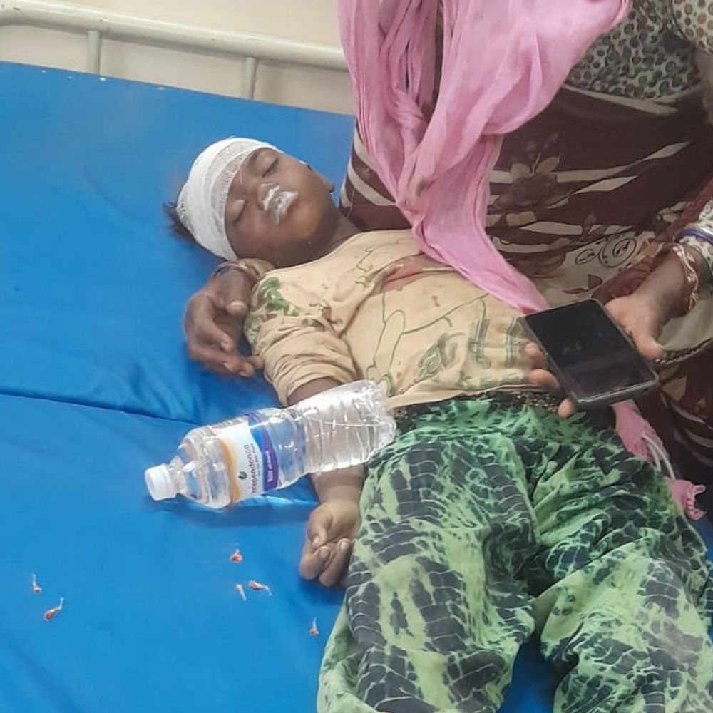 आगरा में अज्ञात वाहन की टक्कर से बालिका की मौत:10 वर्षीय बालिका की मौके पर हुई मौत, खेलते समय हुआ हादसा