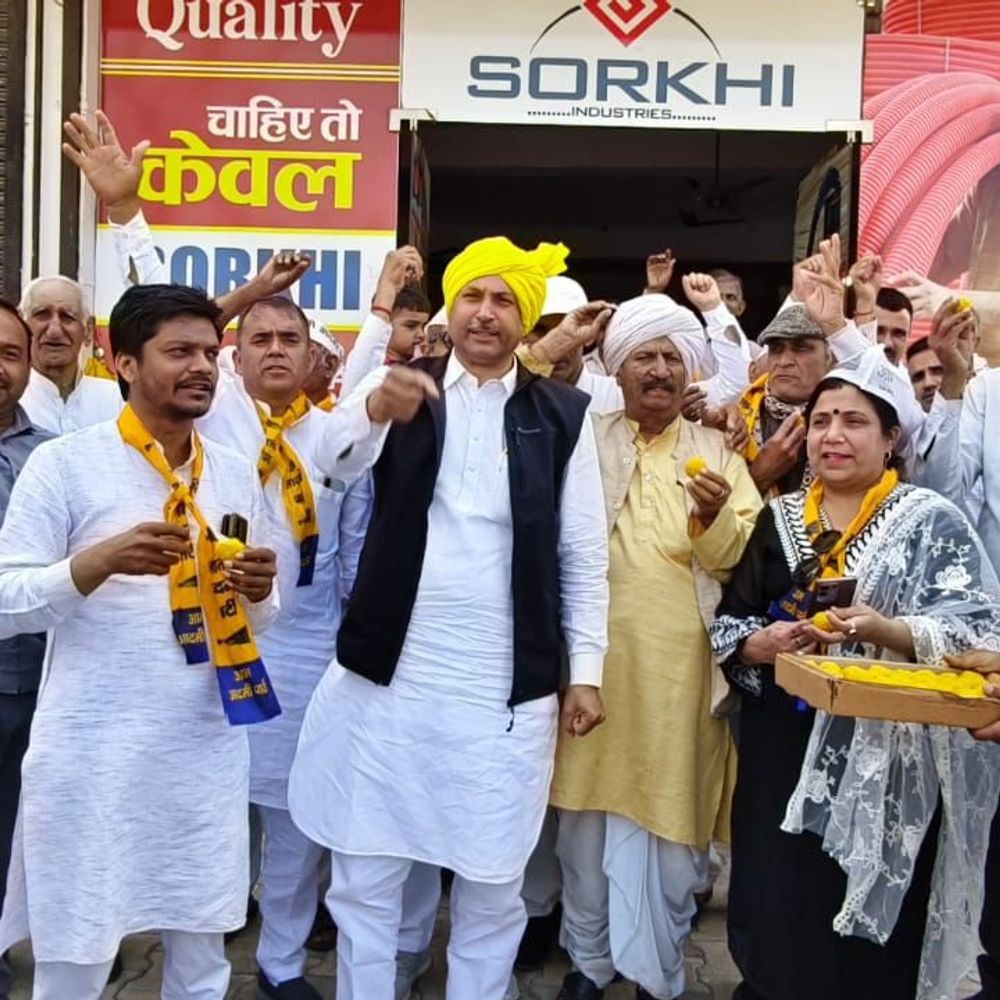 हांसी में आम आदमी पार्टी कार्यकर्ताओं ने बांटे लड्‌डू:  शराब घोटाले में केजरीवाल-सिसोदिया बरी होने पर खुशी, जिलाध्यक्ष बोले- हुई सत्य की जीत – Hansi News