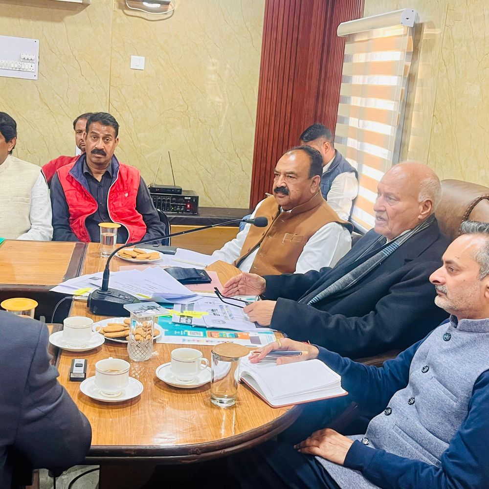 हिमाचल में फसल बीमा कवरेज 60% करने का लक्ष्य:  कांगड़ा में शिकायत निवारण समिति की बैठक में कृषि मंत्री ने अधिकारियों को दिए निर्देश – Kangra News