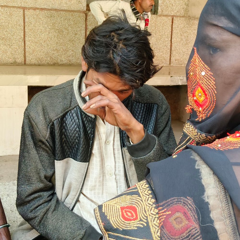 चित्रकूट में युवक ने सुसाइड किया:घर के सभी लोग खेत गए थे, दीवार तोड़कर अंदर फांसी लगाई