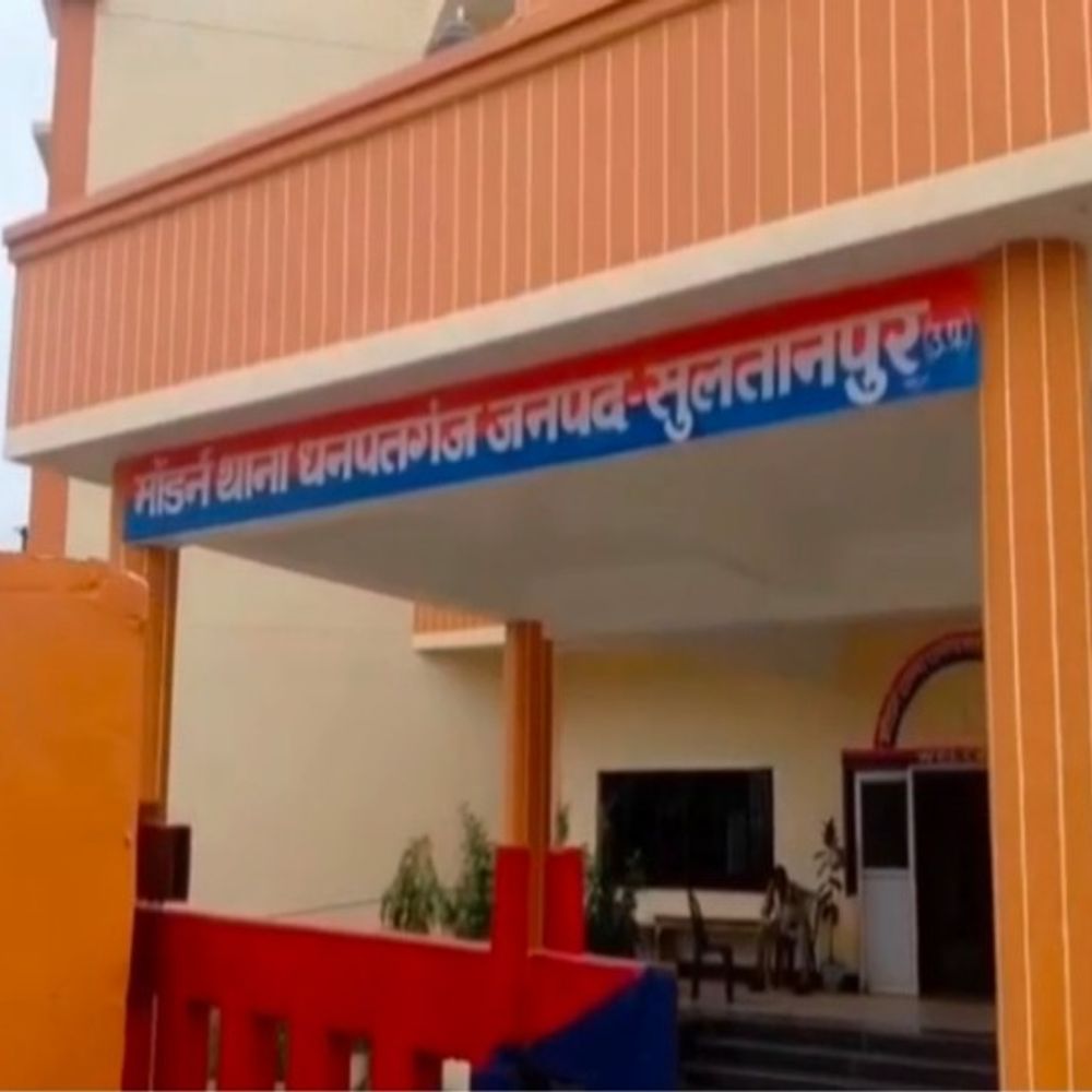 दहेज न मिलने पर पत्नी को घर से निकाला:पति ने डाक से भेजा तलाक का पेपर, SP के आदेश पर FIR