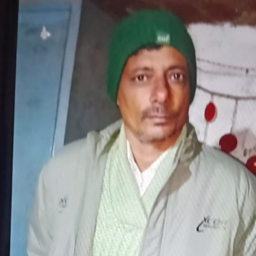 बीएलओ ने प्राथमिक विद्यालय में फांसी लगाकर आत्महत्या की:बेटी की शादी के लिए छुट्टी न मिलने से थे नाराज, परिजन जबरन शव ले गए