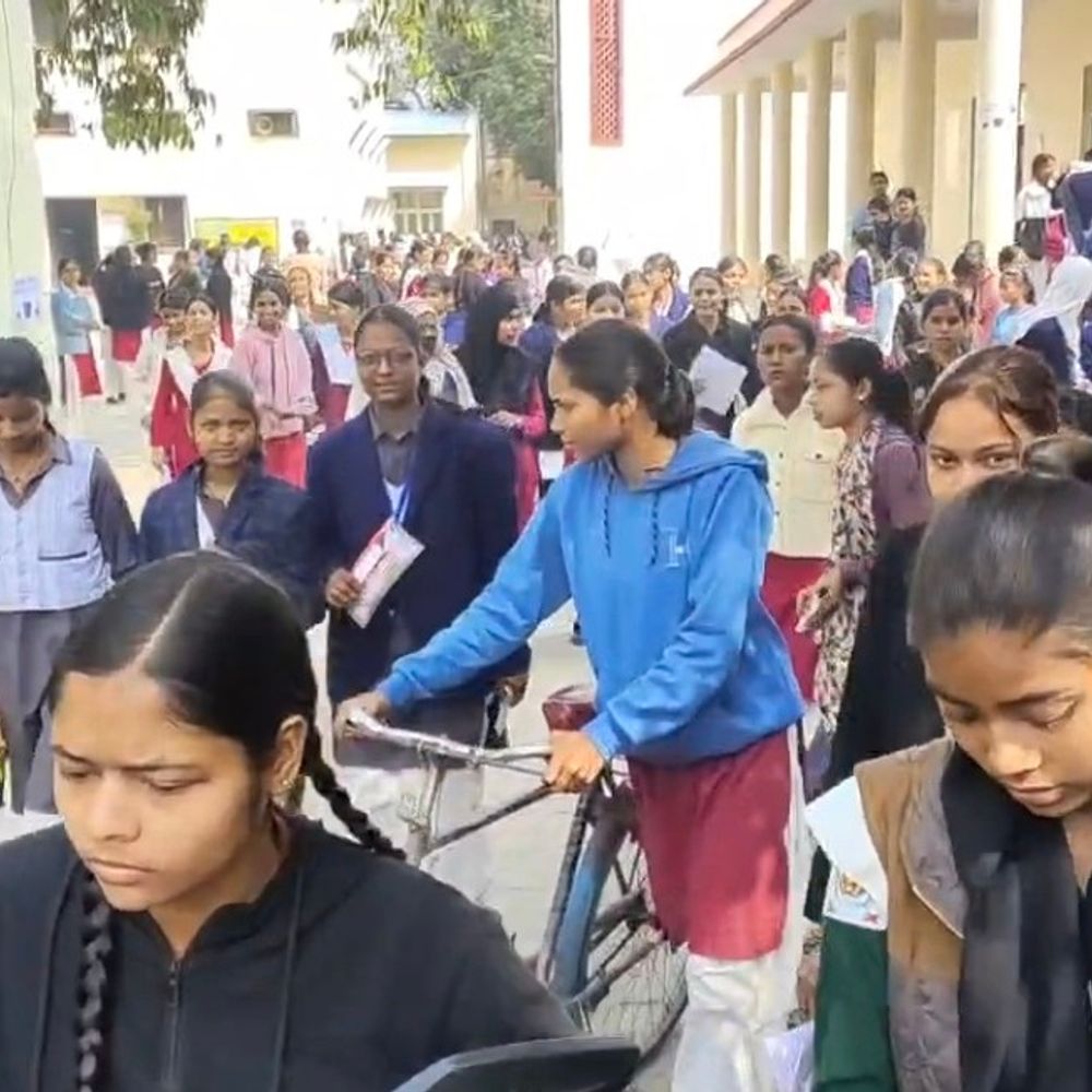 बोर्ड परीक्षा, 65 परीक्षार्थी रहे अनुपस्थित:हाईस्कूल की संस्कृत और इंटरमीडिएट में कृषि का पेपर संपन्न