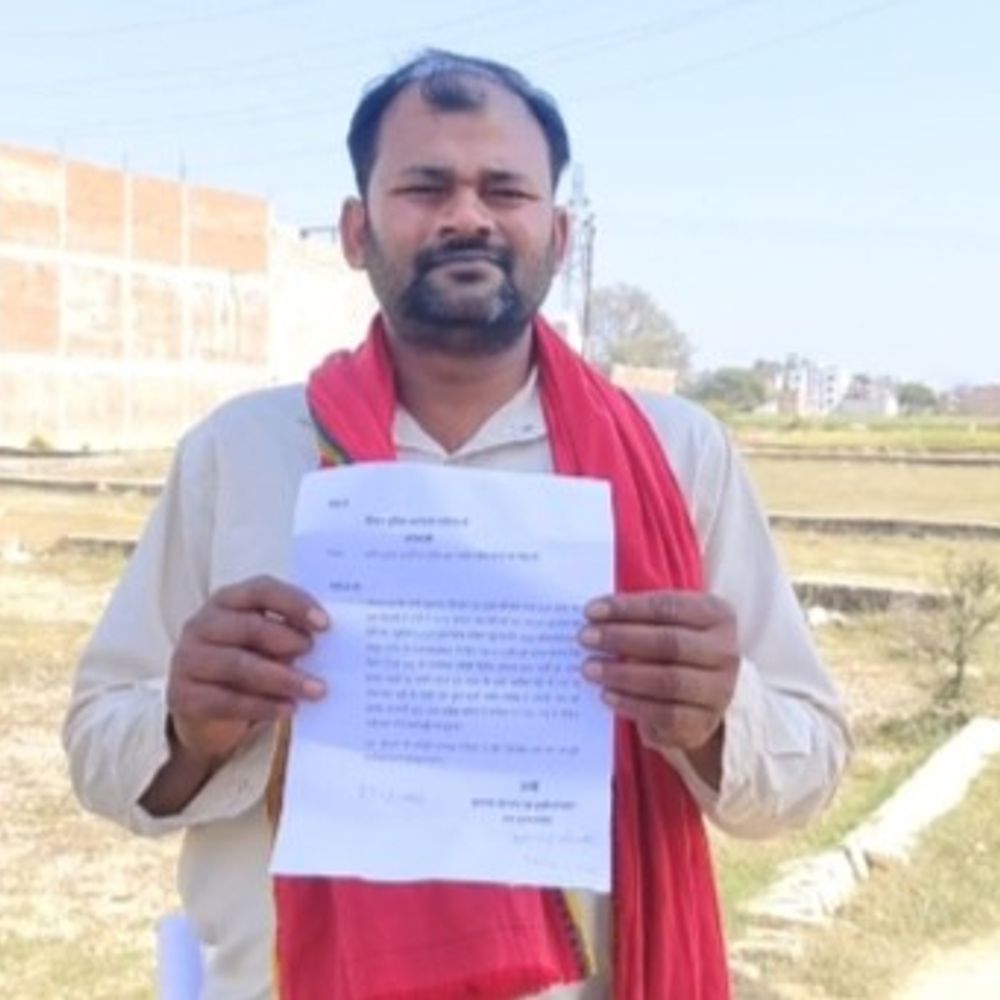 गिरवी रखे जेवर मांगने पर जान से मारने की धमकी:कौशांबी में पीड़ित ने SP से की शिकायत, न्याय की गुहार लगाई