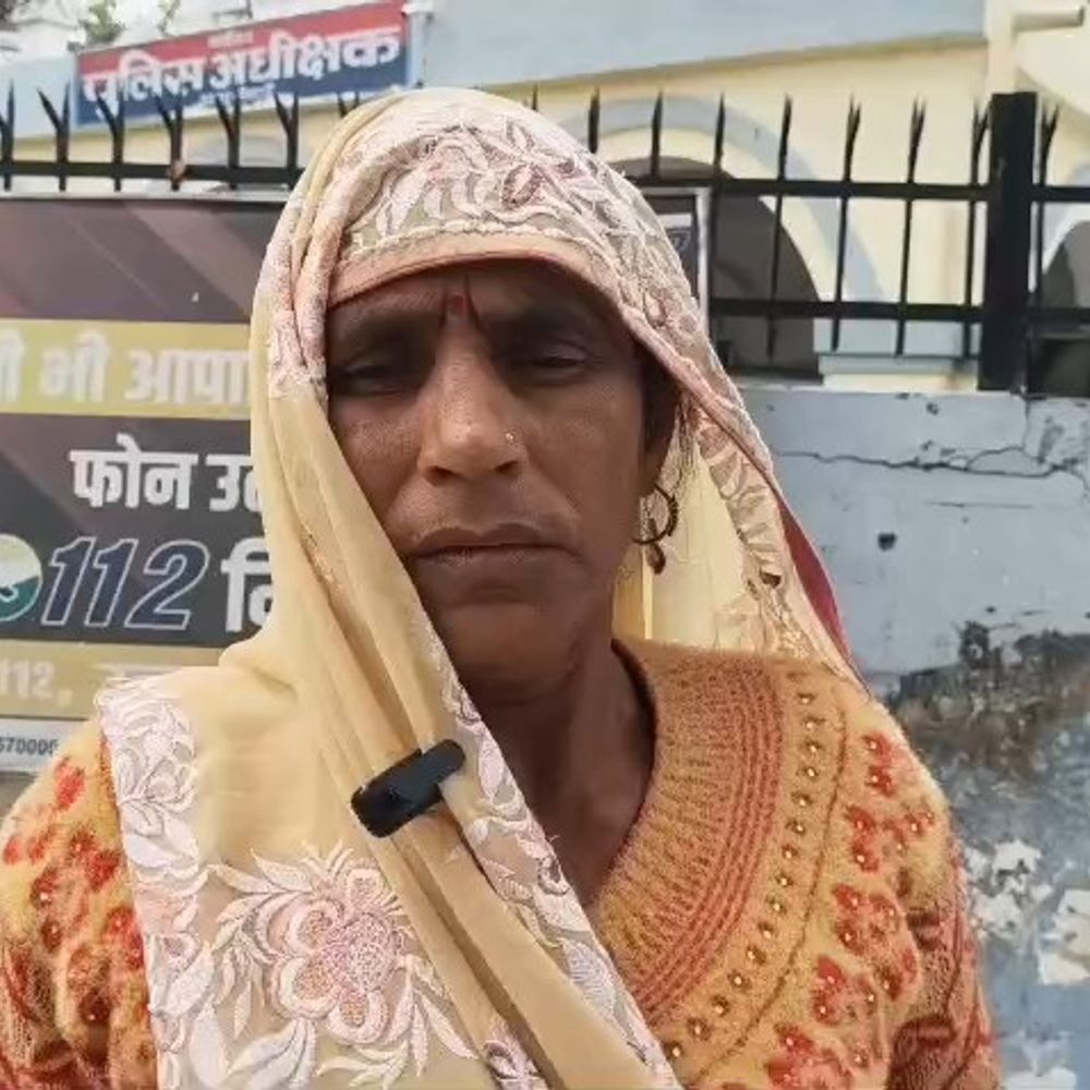 महिला ने परिवार संग गांव छोड़ने की चेतावनी दी:मैनपुरी में बोली- दबंगों ने हमला किया, पुलिस मिलीभगत में नहीं कर रही कार्रवाई
