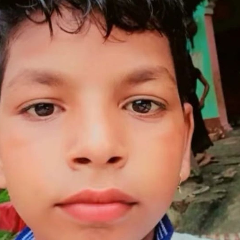 संभल में थ्रेसर में फंसने से छात्र की मौत:खेत पर सरसों निकालते समय हादसा, 7वीं का छात्र था; सुबह हुआ अंतिम संस्कार