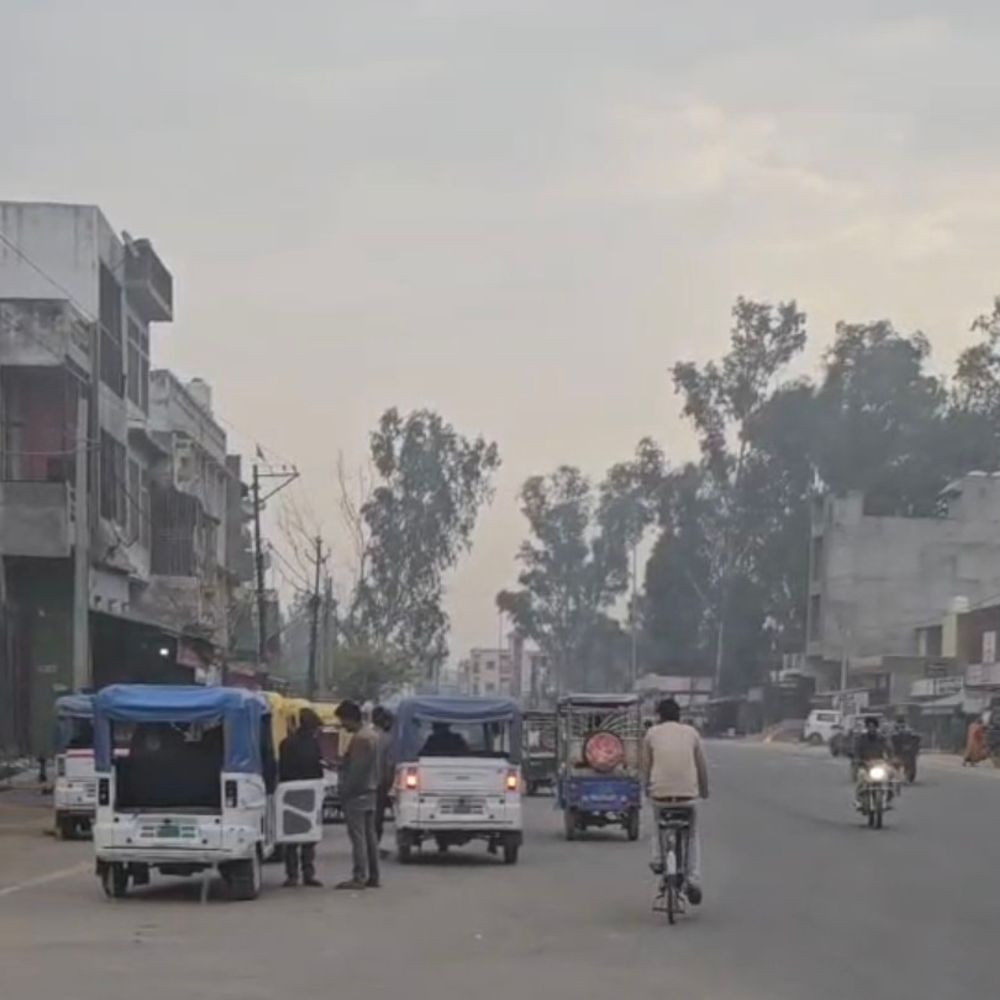 संभल में बादल छाए, न्यूनतम तापमान 16 डिग्री:AQI 197 पहुंचा, बारिश से होली पर बढ़ सकती है ठंड