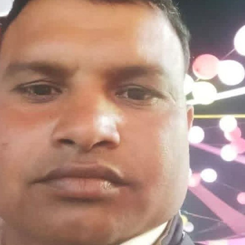 कुशीनगर में युवक को सांप ने काट, मौत:अस्पताल से निकालकर मंदिर घुमाते रहें परिजन, खेत में काम करते समय हुआ हादसा