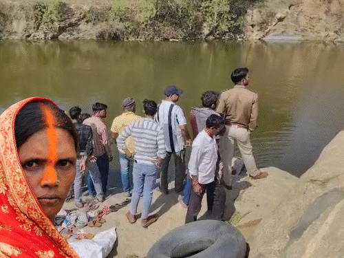 कोडरमा में बंद खदान में डूबी महिला:  कपड़ा धोते समय पैर फिसला, 60 फीट गहरे पानी में समाई, NDRF की टीम पहुंची – koderma News