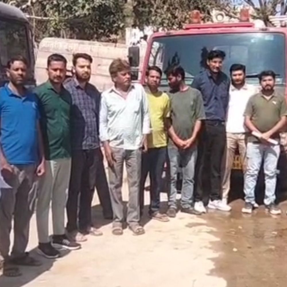 होली का त्योहार और जेब खाली:  कल से सामूहिक अवकाश पर फायरमैन और ड्राइवर, 4 माह से नहीं​ मिला वेतन – Sirohi News