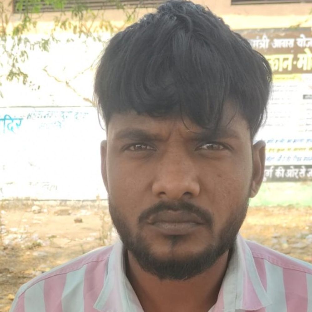 जिला बदर आरोपी अवैध हथियार के साथ गिरफ्तार:  सड़क पर आम लोगों को हथियार लहराकर डरा रहा था, पुलिस ने पकड़ा – durg-bhilai News